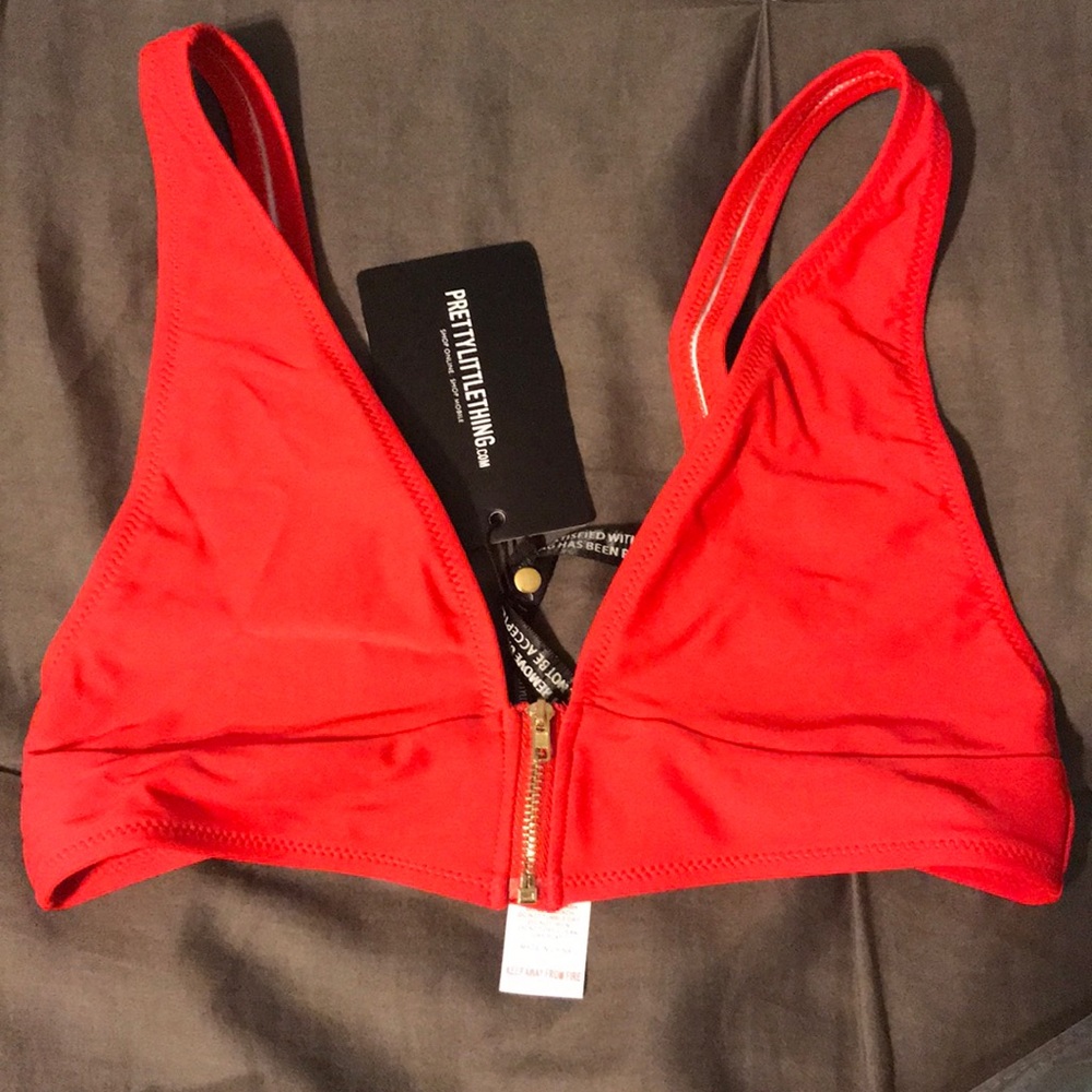 Red Bikini Set - Picture 4 of 4